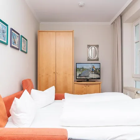 公寓 Gemuetliches Im 2 Og In Mit Balkon